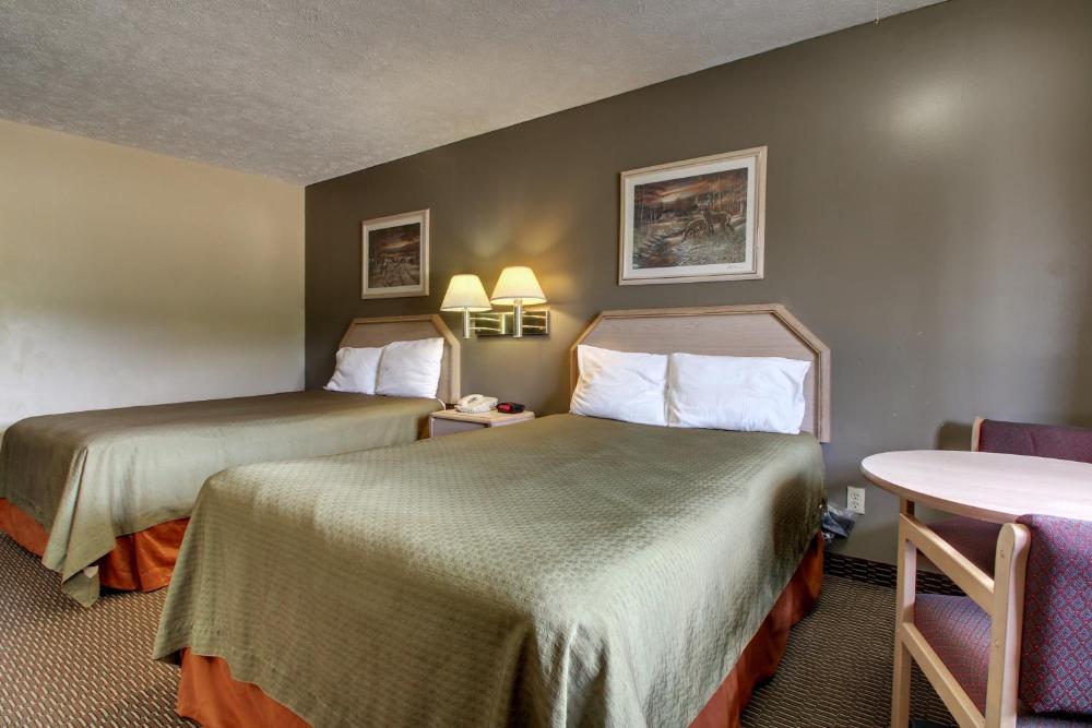 Queen Room interior